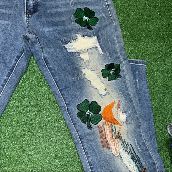 Filthy Wealth Clover Blue Distressed Denim Jeans Size 36 - Picture 4 of 11